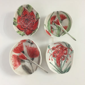 Porcelain Native Floral Bowl Red