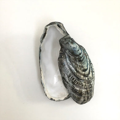 Lidded Oyster