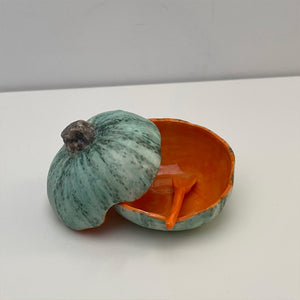 Small pumpkin pot with lid